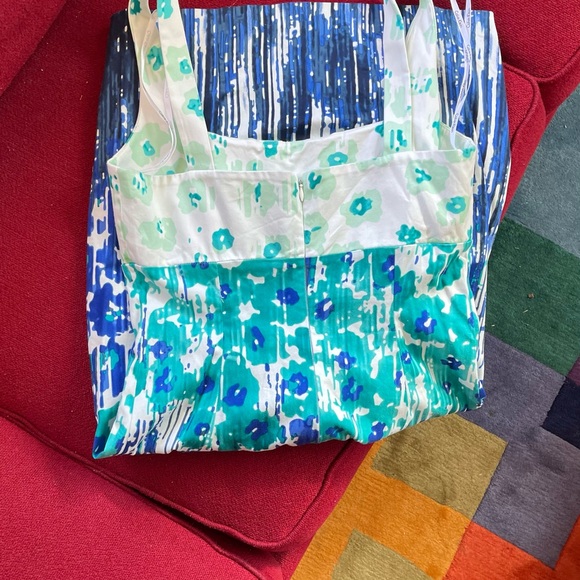 Like new Calvin Klein size 6 dress - Picture 2 of 4